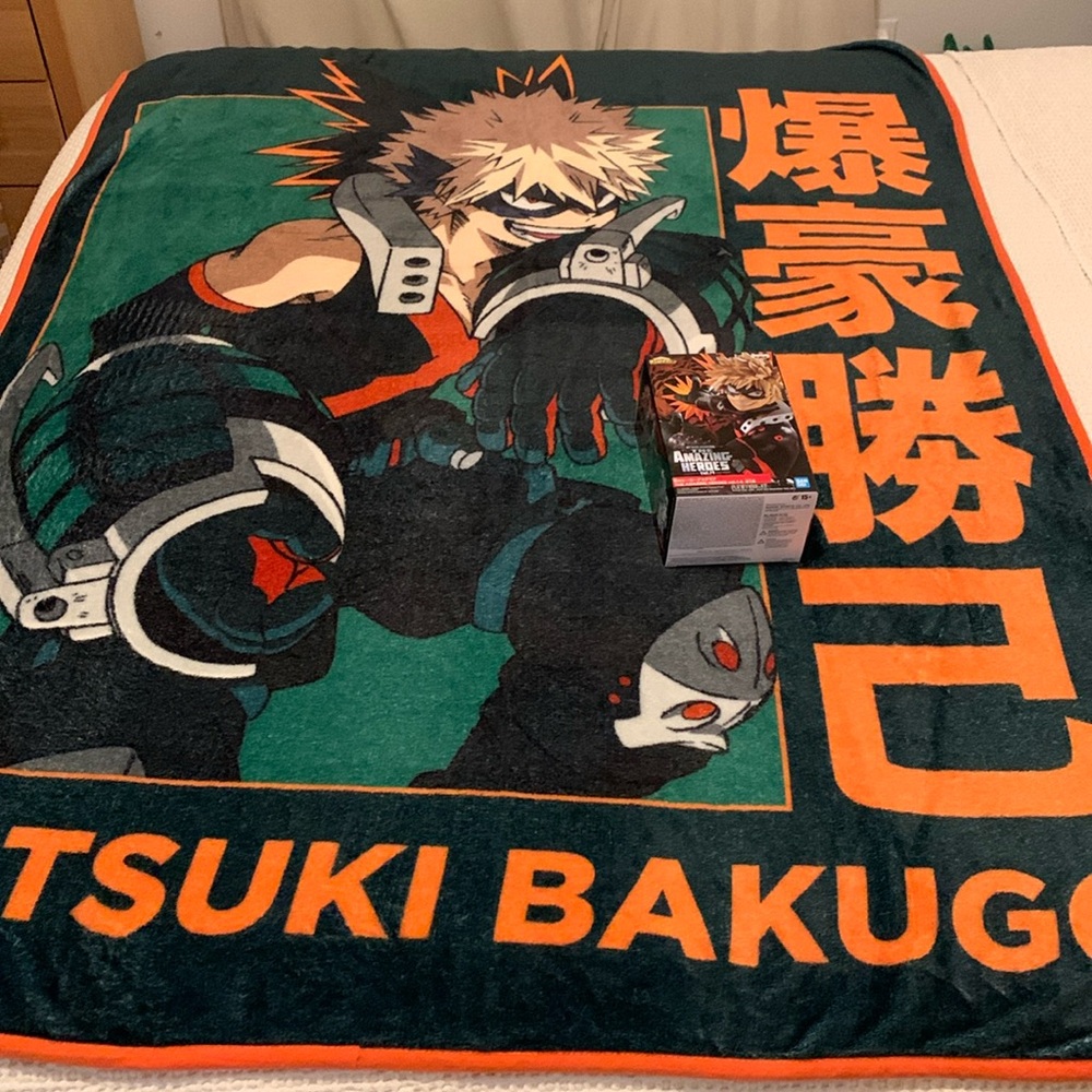 My Hero Academia Throw Blanket & Figurine Bakugo
